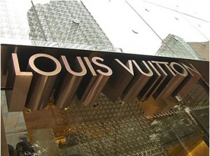Louis Vuitton renova contrato com a Proxis Contact Center
