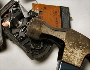 Anatel-vai-fiscalizar-atendimento-da-vivo-apos-funcionario-orientar-cliente-a-jogar-seu-celular-na-parede-televendas-cobranca-oficial