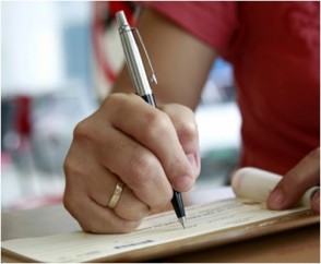 Mulheres-superam-homens-na-inadimplencia-com-cheques-televendas-cobranca