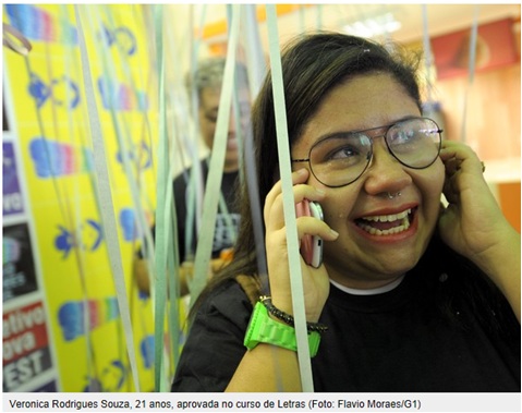 Valeu-a-pena-comemora-atendente-de-telemarketing-aprovada-na-fuvest-televendas-cobranca-oficial