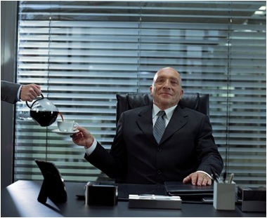 Chefe-amigao-saiba-lidar-com-quem-pensa-ter-intimidade-com-voce-televendas-cobranca Chefe-amigao-saiba-lidar-com-quem-pensa-ter-intimidade-com-voce-televendas-cobranca