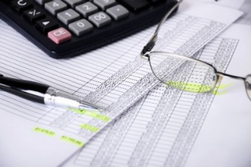 Brasileiro-troca-credito-para-consumo-por-financiamento-para-pagar-dividas-televendas-cobranca