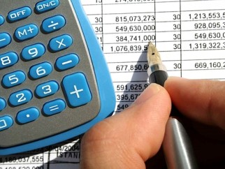 Classe-media-alta-de-sp-vive-no-aperto-e-esta-endividada-televendas-cobranca