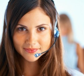 Um-lugar-para-comecar-e-terminar-a-carreira-telemarketing-emprega-pessoas-muito-jovens-ou-apos-os-45-anos-televendas-cobranca-oficial