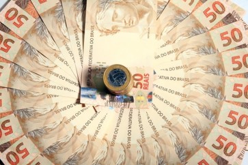 Presidentes-de-empresas-ganham-em-media-r-90-mil-por-mes-no-brasil-televendas-cobranca