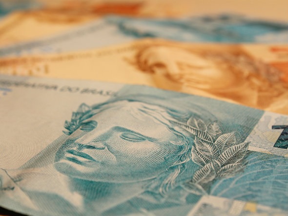 Bonus-de-executivos-de-bancos-incomoda-acionista-televendas-cobranca