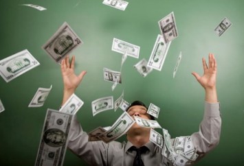 Dinheiro-na-mao-de-brasileiro-e-vendaval-televendas-cobranca