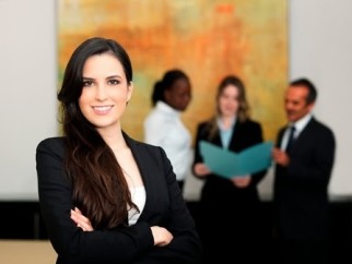 3-fatores-que-impedem-a-ascensao-das-mulheres-na-carreira-televendas-cobranca