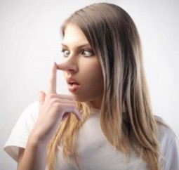 Como-descobrir-se-alguem-esta-mentindo-atraves-da-linguagem-corporal-televendas-cobranca