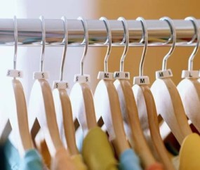Ao-exigir-uniforme-a-empresa-deve-dar-uma-ajuda-de-custo-televendas-cobranca