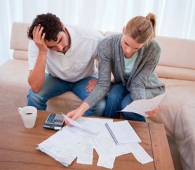 Numero-de-consumidores-com-dividas-em-atraso-cresce-5-09-televendas-cobranca