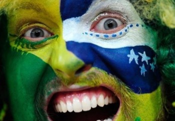 6-habitos-do-brasileiro-no-trabalho-que-gringos-nao-entendem-televendas-cobranca