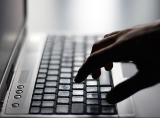Enviar-dados-de-empresa-para-e-mail-pessoal-gera-dano-moral-televendas-cobranca
