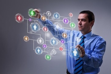 Bancos-avaliam-a-automacao-de-venda-de-servicos-financeiros-atraves-de-smartphones-televendas-cobranca