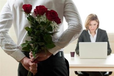 A-empresa-pode-proibir-relacionamentos-amorosos-no-trabalho-televendas-cobranca