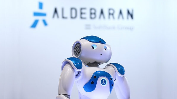 Robos-integrarao-quadro-de-funcionarios-de-banco-japones-televendas-cobranca