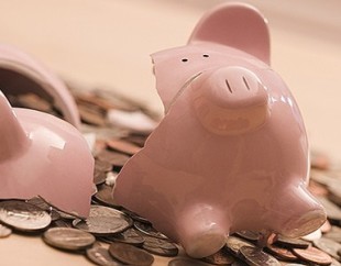 Nao-poupa-nada-do-seu-salario-voce-nao-esta-sozinho-televendas-cobranca