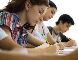 Estudante-inadimplente-direito-rematricula-universidade-televendas-cobranca