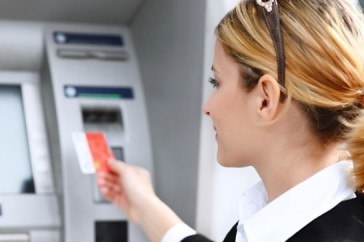 Consumidor-busca-acordo-em-terminal-de-autoatendimento-televendas-cobranca