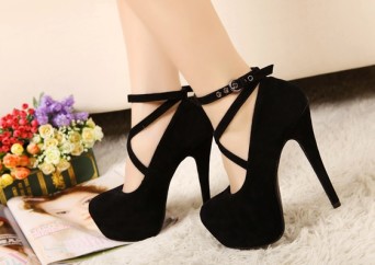 Schutz-cria-tinder-de-sapatos-e-acessorios-para-clientes-televendas-cobranca