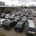 Numero-de-carros-devolvidos-aos-bancos-pelos-brasileiros-aumenta-televendas-cobranca