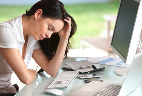 Pressao-para-responder-rapido-mensagem-de-trabalho-pode-causar-burnout-televendas-cobranca