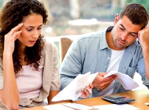 Endividamento-ja-atinge-metade-das-familias-televendas-cobranca