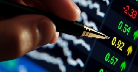 Corretoras-tentam-convencer-clientes-a-investir-pelo-celular-televendas-cobranca