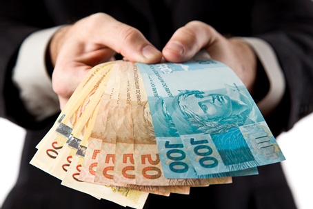 Pessoas-estao-mais-ricas-mas-vida-hoje-e-mais-pobre-diz-filosofo-televendas-cobranca Pessoas-estao-mais-ricas-mas-vida-hoje-e-mais-pobre-diz-filosofo-televendas-cobranca