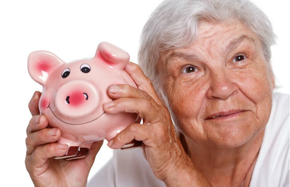 Idosos-usam-cada-vez-mais-o-cartao-e-inadimplencia-tambem-cresce-televendas-cobranca