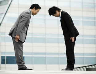 A-etiqueta-do-mundo-dos-negocios-em-12-paises-televendas-cobranca