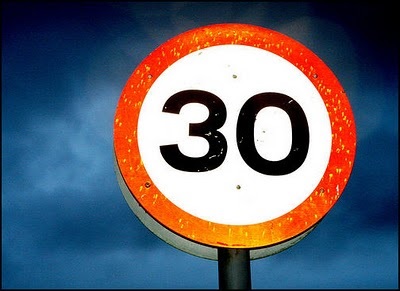 Brasileiros-na-faixa-dos-30-anos-sao-os-que-mais-atrasam-contas-televendas-cobranca-oficial Brasileiros-na-faixa-dos-30-anos-sao-os-que-mais-atrasam-contas-televendas-cobranca-oficial