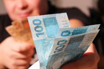 Bancos-brasileiros-estao-reforcando-aposta-em-credito-consignado-televendas-cobranca