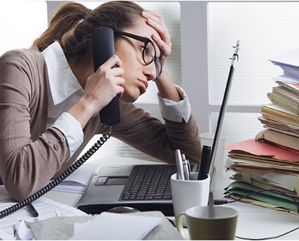 Quando-vale-pena-aceitar-um-emprego-com-um-salario-menor-televendas-cobranca