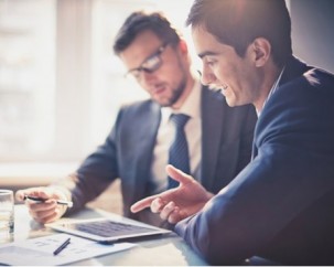 Sera-mesmo-um-problema-geracao-y-nao-abrir-mao-de-ficar-conectada-durante-o-trabalho-televendas-cobranca