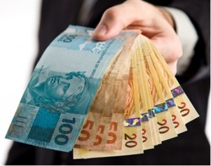 Seu-chefe-pode-convencer-voce-a-amar-seu-salario-televendas-cobranca