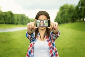 Millennials-tem-sentimentos-negativos-quando-estao-sem-o-smartphone-televendas-cobranca