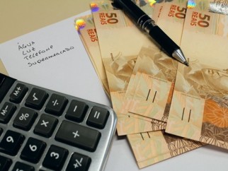 Renegociacao-de-dividas-cresce-com-economia-fraca-televendas-cobranca