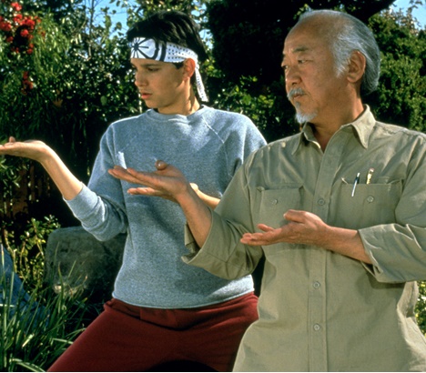 Daniel-san-tinha-o-mestre-miyagi-e-voce-qual-o-seu-mentor-televendas-cobranca Daniel-san-tinha-o-mestre-miyagi-e-voce-qual-o-seu-mentor-televendas-cobranca