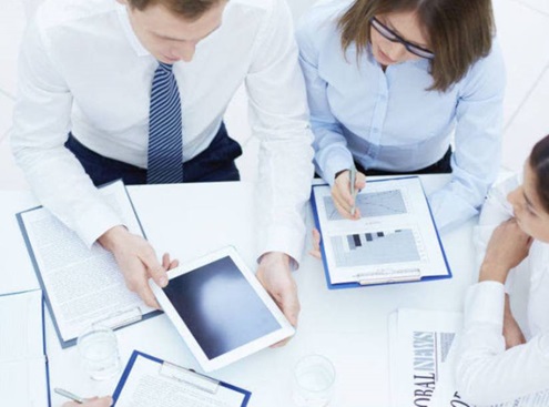 Por-que-a-zappos-decidiu-apostar-numa-estrutura-sem-chefes-televendas-cobranca