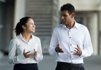 Por-que-ajudar-os-outros-pode-impulsionar-sua-carreira-televendas-cobranca