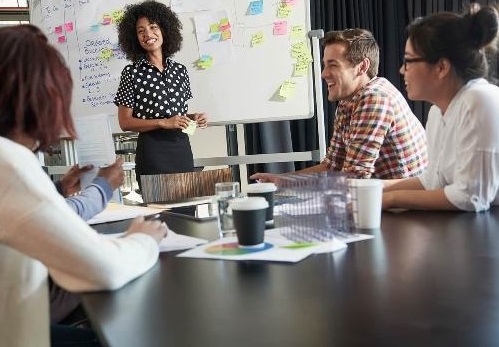 Nao-tem-dinheiro-para-startup-e-hora-de-arrumar-emprego-televendas-cobranca