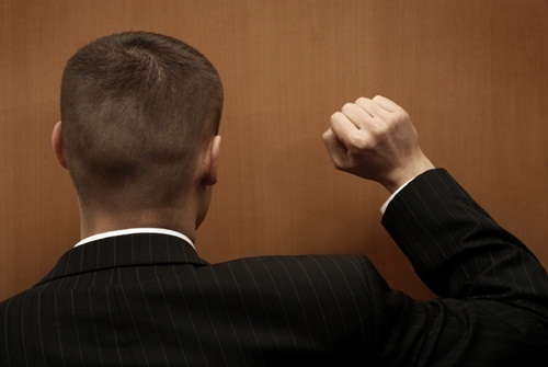 7-passos-para-deixar-de-ser-um-vendedor-porta-a-porta-irritante-televendas-cobranca