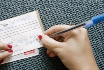 8-dos-brasileiros-ainda-utilizam-cheque-pre-datado-em-suas-compras-televendas-cobranca