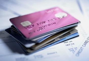 Com-restricao-de-credito-para-clientes-de-baixa-renda-cartoes-de-loja-avancam-televendas-cobranca