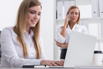 5-formas-de-lidar-com-a-inveja-que-sentem-de-voce-no-trabalho-televendas-cobranca