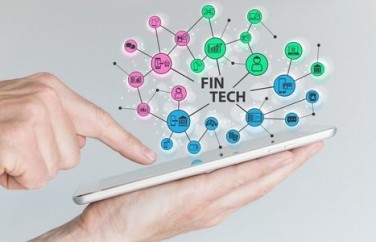 Metade-dos-clientes-bancarios-usa-fintechs-no-mundo-televendas-cobranca