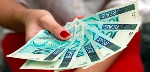 Como-as-familias-conseguiram-reduzir-divida-com-menos-renda-televendas-cobranca