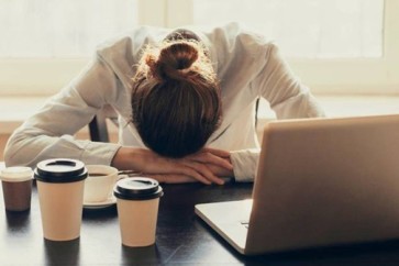 Horario-de-trabalho-imprevisivel-estressa-e-afeta-a-saude-televendas-cobranca