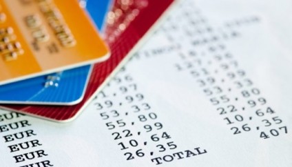 Brasileiro-passa-a-se-endividar-mais-com-carro-cartao-consignado-e-cheque-televendas-cobranca